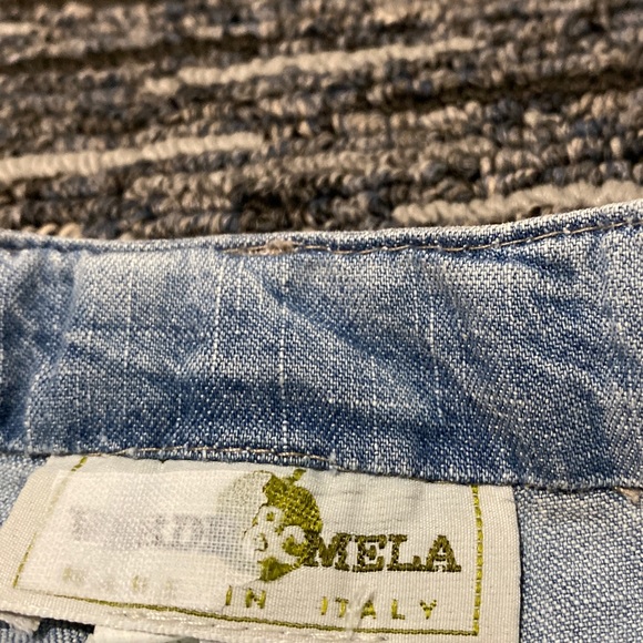 ADORABLE JEAN SHORTS AMAZING CONDITION - Picture 2 of 2